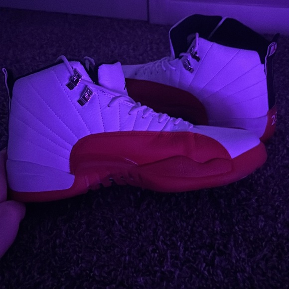 Air Jordan Retro Cherry 12 2023 - Picture 3 of 5